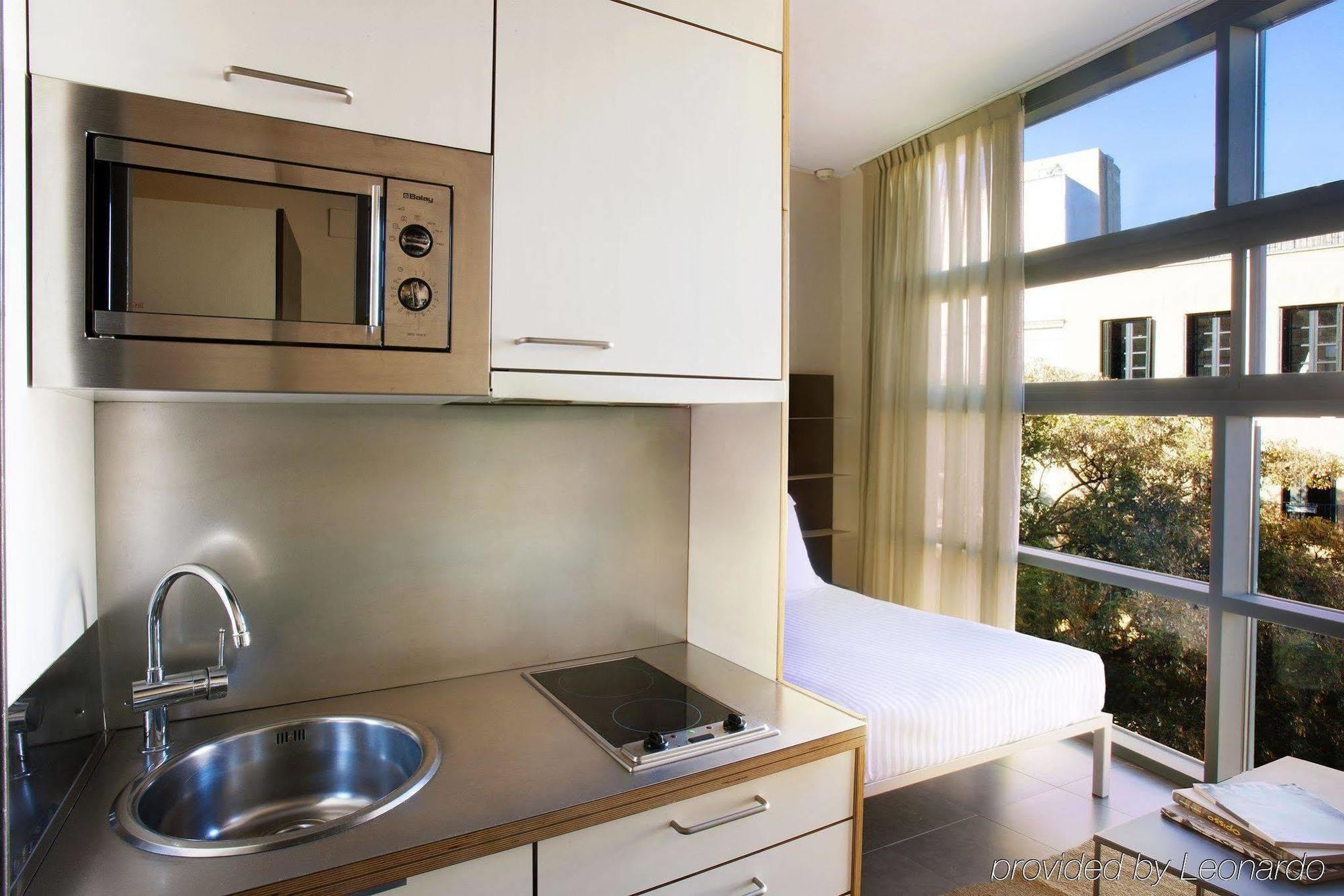 Aparthotel Allada 3* Barcelona Exterior photo