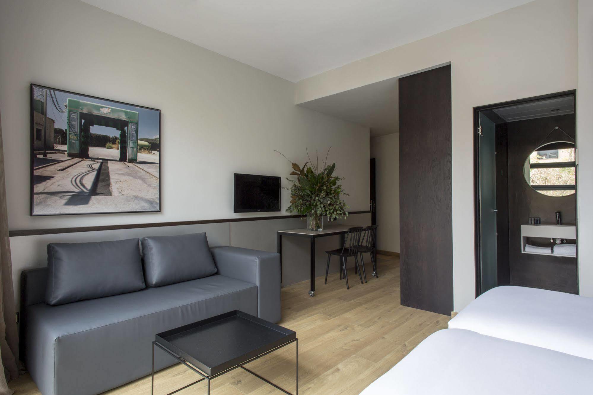 Aparthotel Allada 3* Barcelona Exterior photo